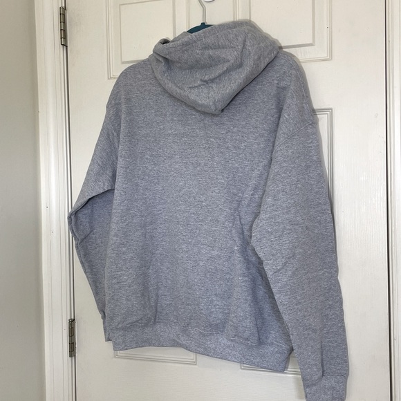 NWOT Unisex Seniors 18 Grey Hoodie Size Medium - Picture 2 of 5